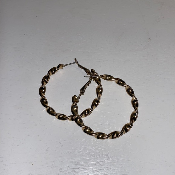 Hoop earrings - Picture 2 of 6